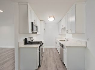 5415 Newcastle Ave, Encino, CA 91316