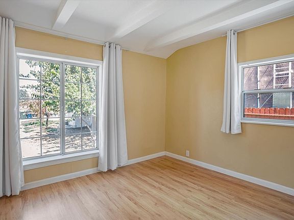4th image of 1528 Los Robles Blvd Room 1