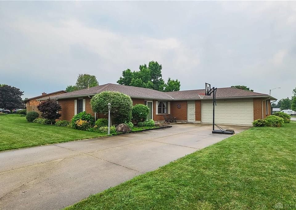 1st image of 20 Newton Dr
