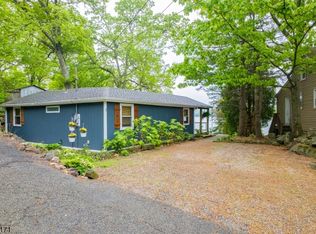 2 Knollwood Pl, Andover, NJ 07821