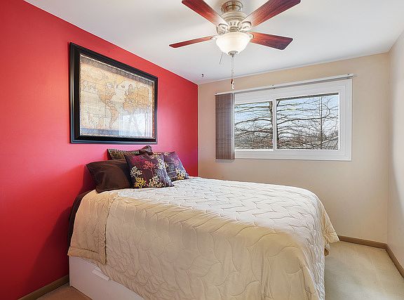5th image of 10122 S 80th Ct