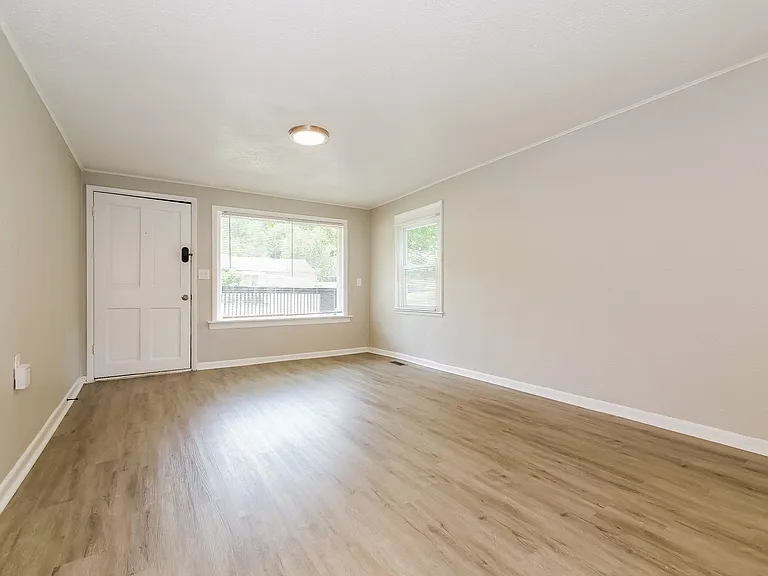 1062685_019_living_room_12891798.jpg