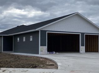 731 Pacific Cir, Harrisburg, SD 57032