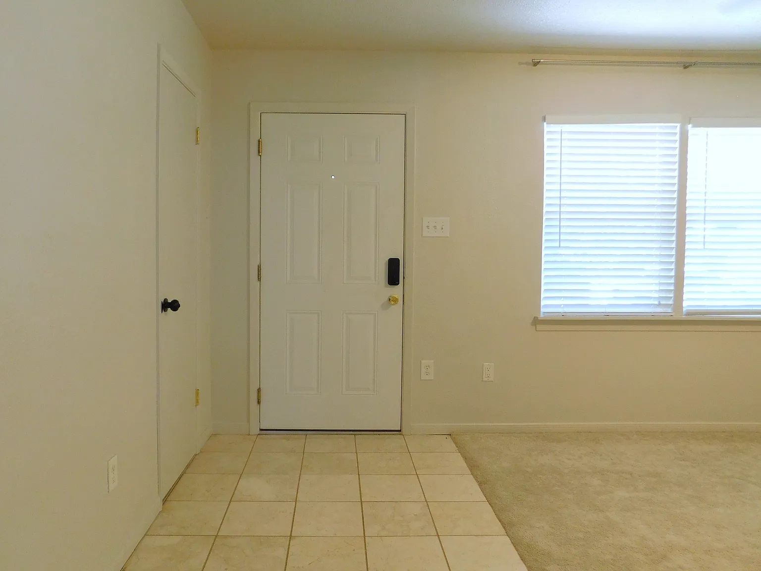 3 bed, 1.5 bath, 1428 sqft, $1,950 — Photo 4