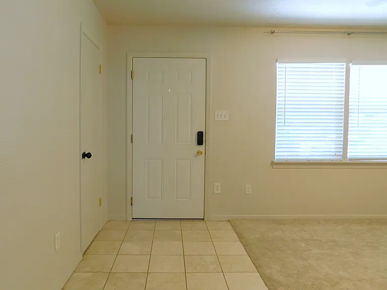 705 Sun Valley Dr — Photo 4