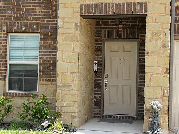 3rd image of 1716 Grimes Dr