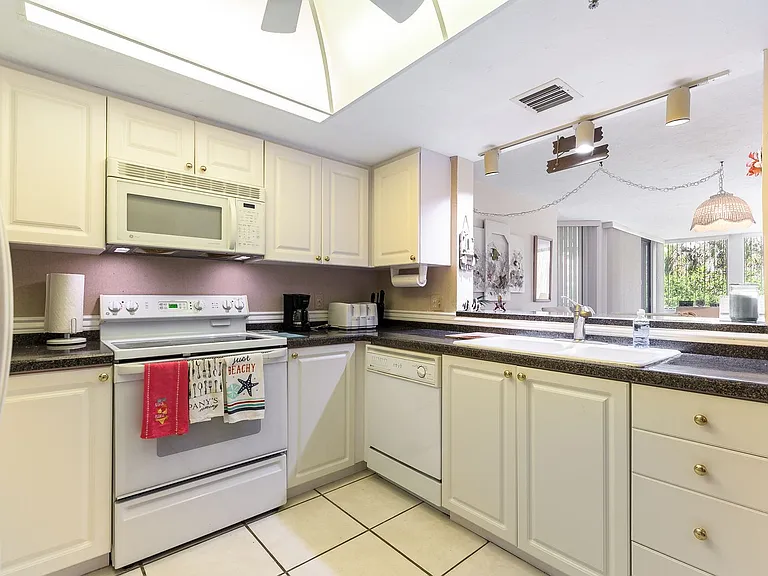 5135 Gulf Of Mexico Dr #103 — Photo 7