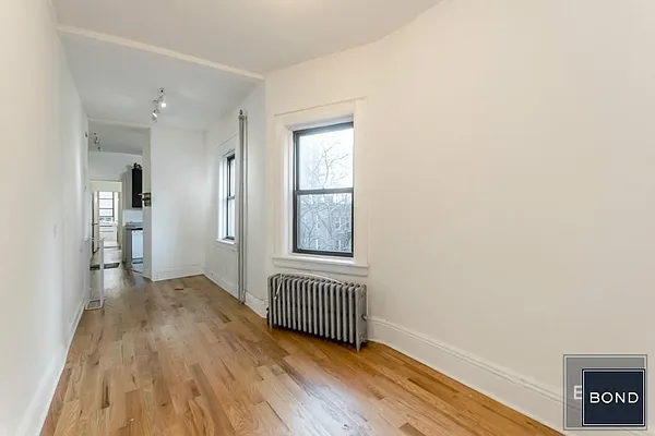 Rented by Bond New York | media 5