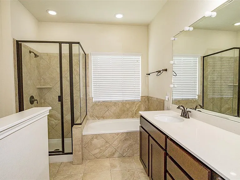 317 Noddy Rd — Photo 10