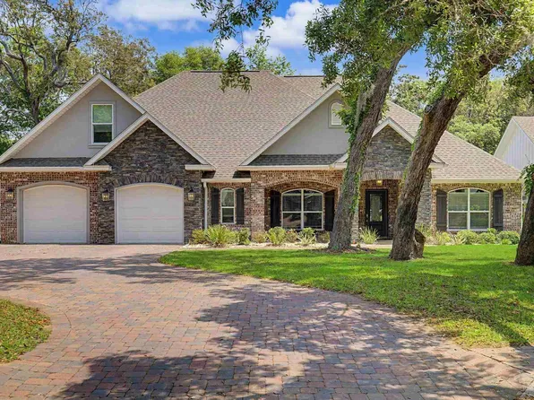 1430 E Shores Blvd, Gulf Breeze, FL 32563