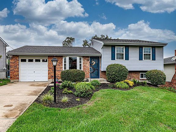 2nd image of 923 Beechmeadow Ln