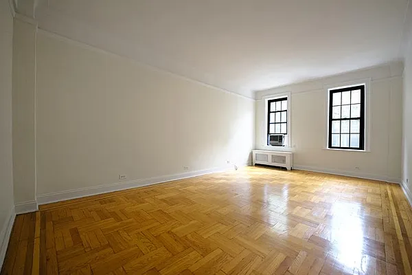 Rented by Buchbinder & Warren | media 16