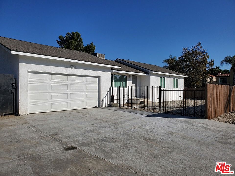 1st image of 9304 Cedros Ave