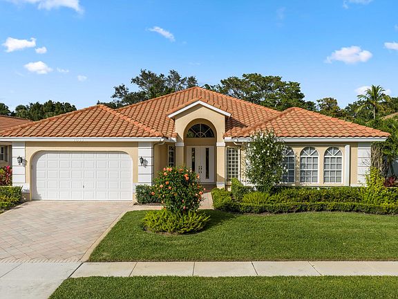 2nd image of 7633 La Corniche Circle