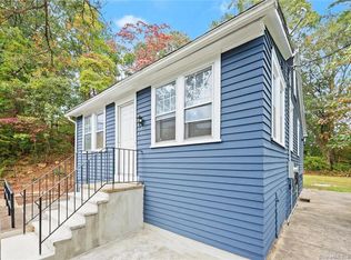 836 Chopsey Hill Rd, Bridgeport, CT 06606