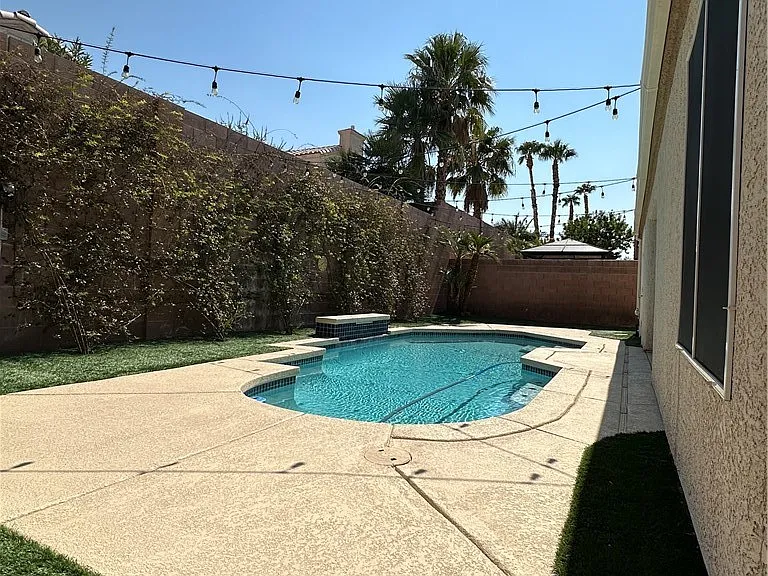 1515 Emerald Peak Ave — Photo 28