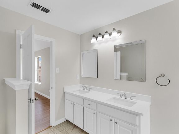 2nd image of 606 Fawn Meadow Trl