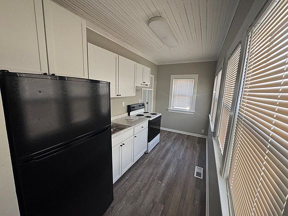 2nd image of 814 N 10th St APT 2