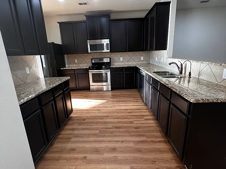 412 Lipizzan Ln — Photo 11
