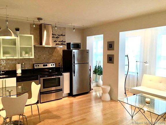 4th image of 1512 Washington Ave APT 204