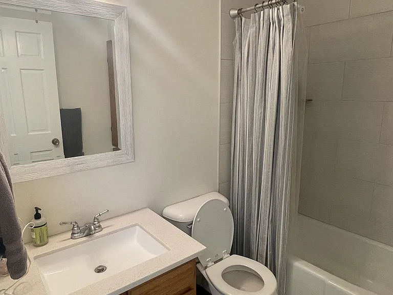 1611 W Koch St #30-1 — Photo 14