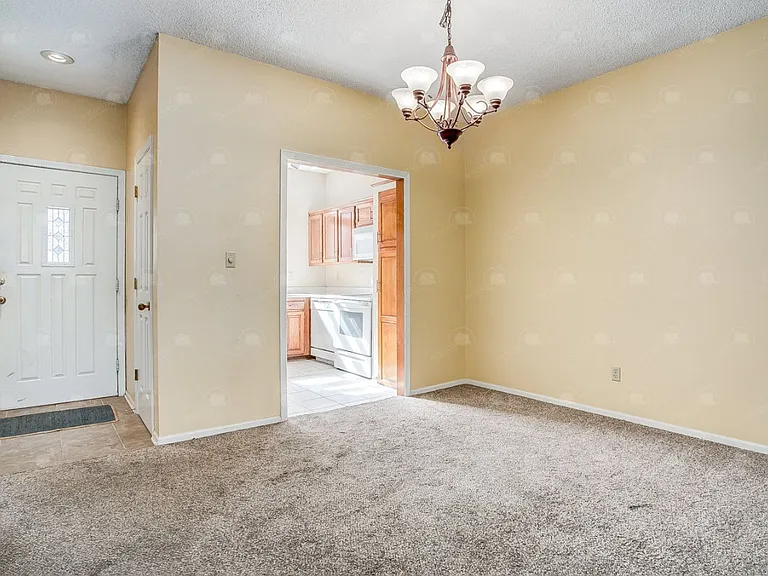 4800 Horton St — Photo 5