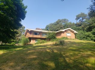 1689 N 37th St, Galesburg, MI 49053