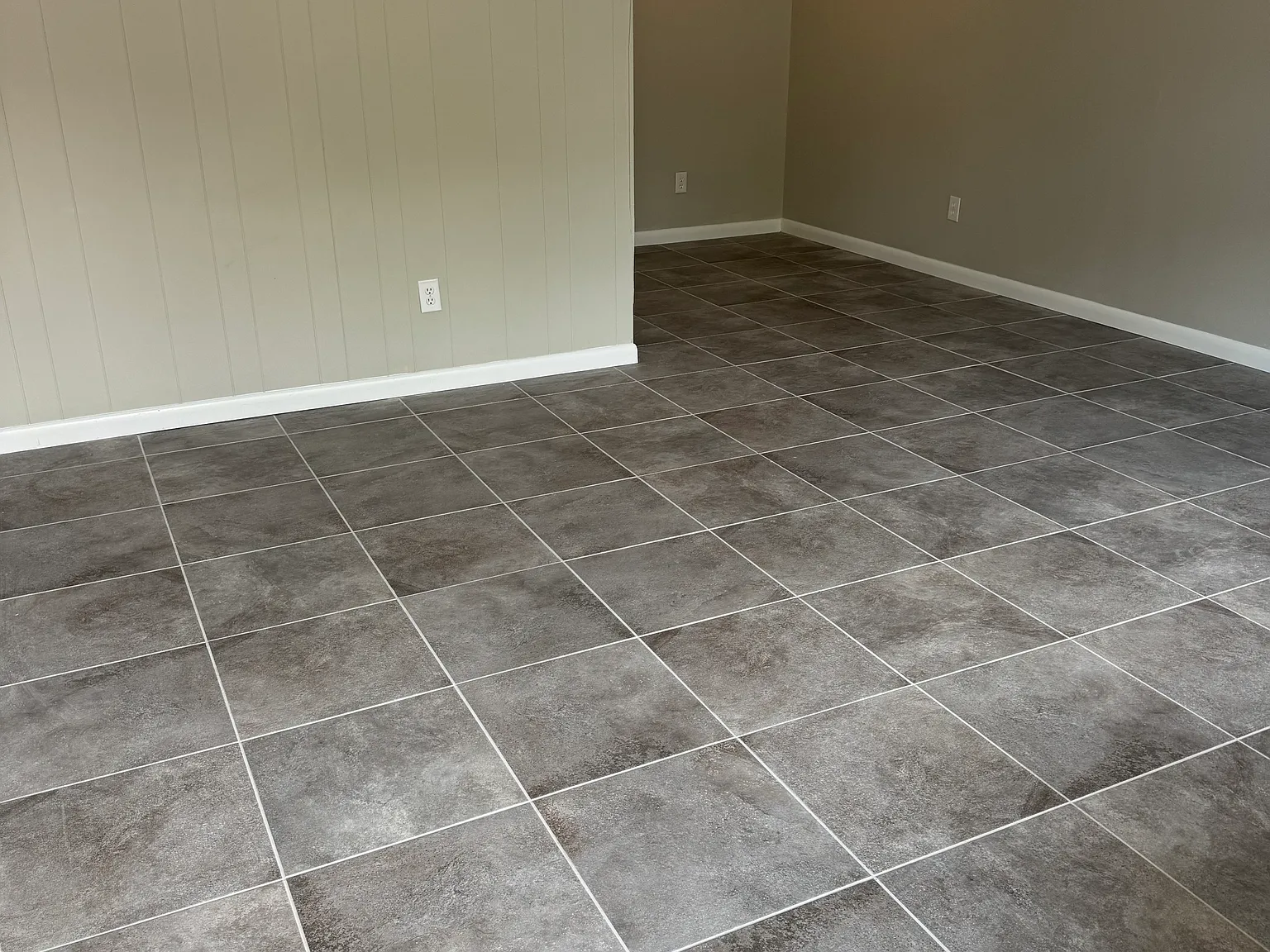 2212 Irene St — Photo 3