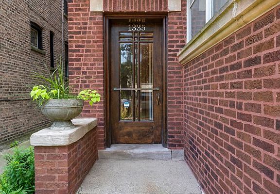 2nd image of 1335 W Rosedale Ave APT 2