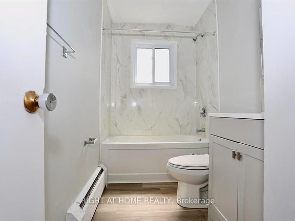 4th image of 394 Thiel St