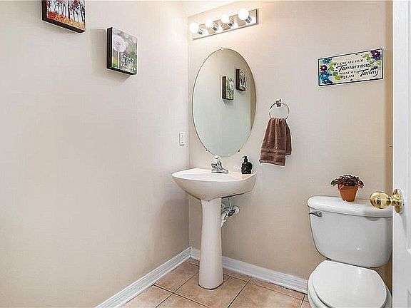 2nd image of 7472 Hunters Greene Cir