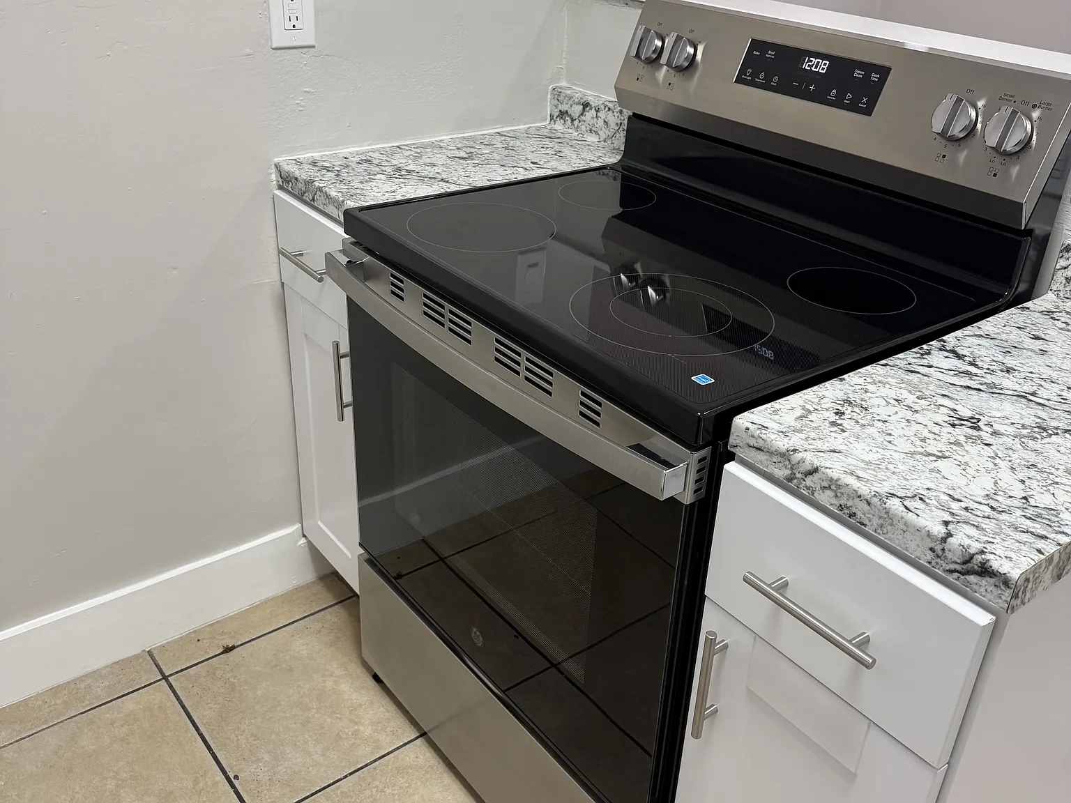 1331 Holly Heights Dr - 1 — Photo 3