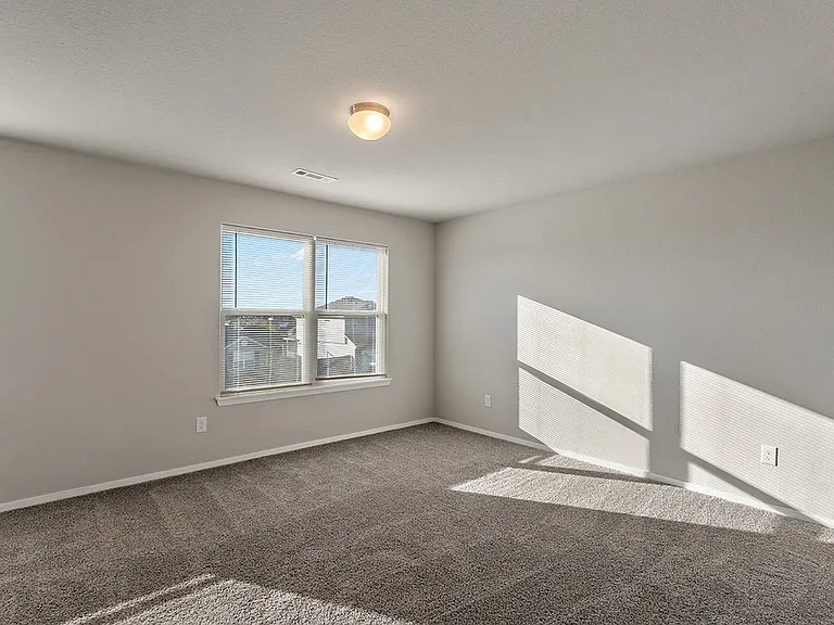 612 Woodcreek Loop — Photo 14
