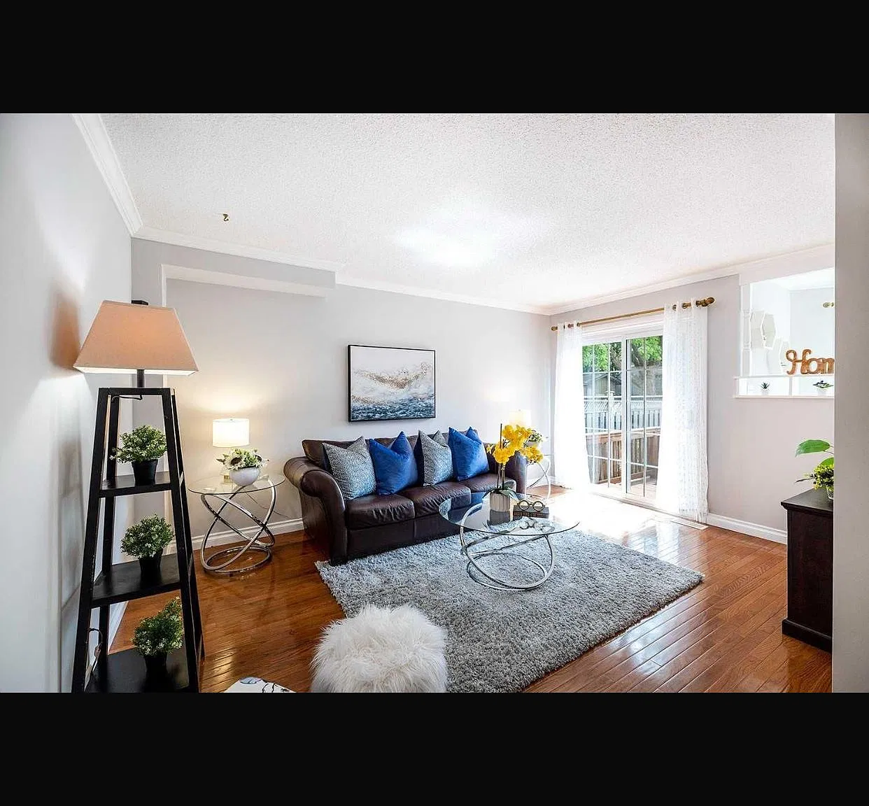 3 bed, $3,000 — Photo 2
