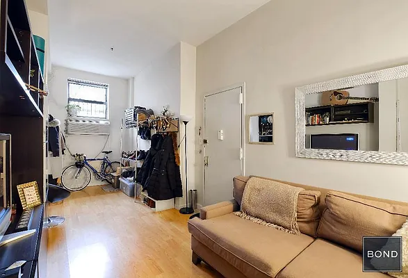 Rented by Bond New York | media 4