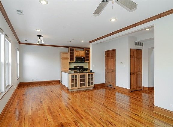 4th image of 913 W Sunnyside Ave