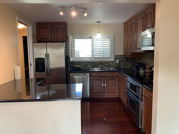 3rd image of 104 Abby Wood Ct