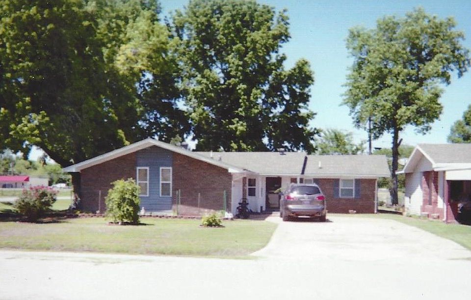 2nd image of 102 Magers Ave