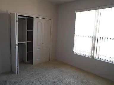 341 Brentwood Dr — Photo 3