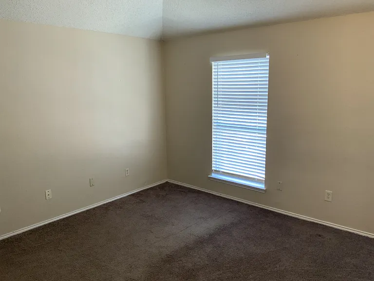 705 Little Fox Ln — Photo 52