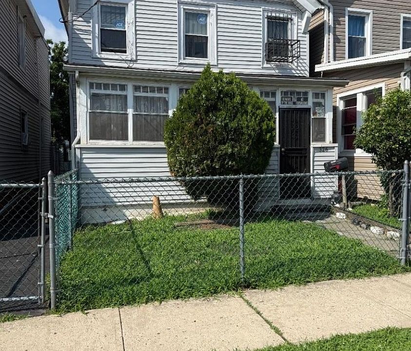 1st image of 326 Alden St