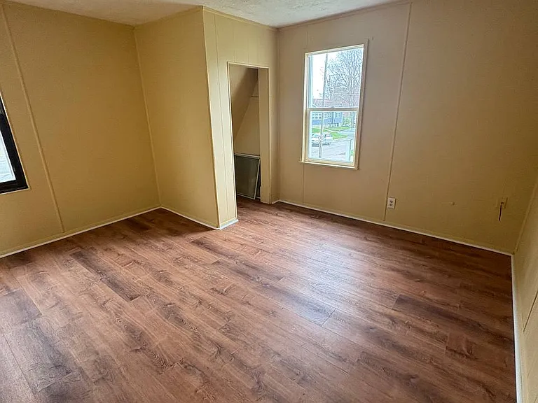 206 Allen St #2 — Photo 14