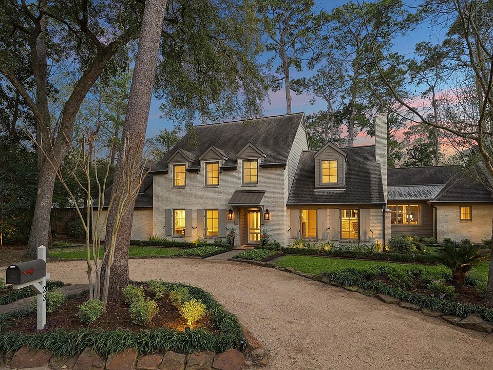 1st image of 23 Hickory Ridge Dr