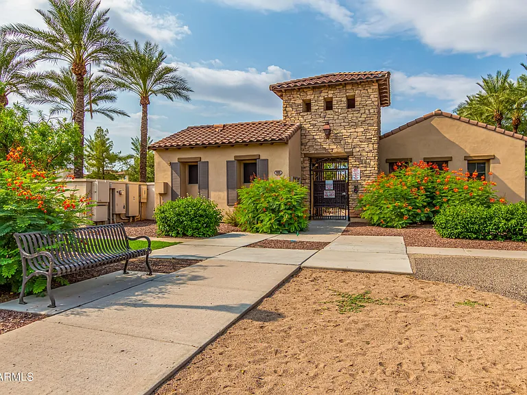 3647 E Horace Dr — Photo 10