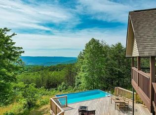 196 S Deer Run Rd, Trenton, GA 30752