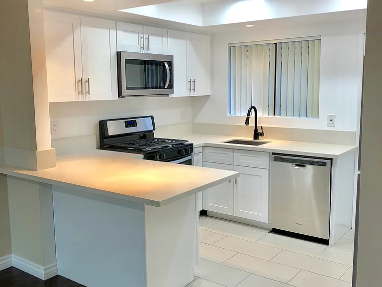 511 E Palmer Ave #14 — Photo 5