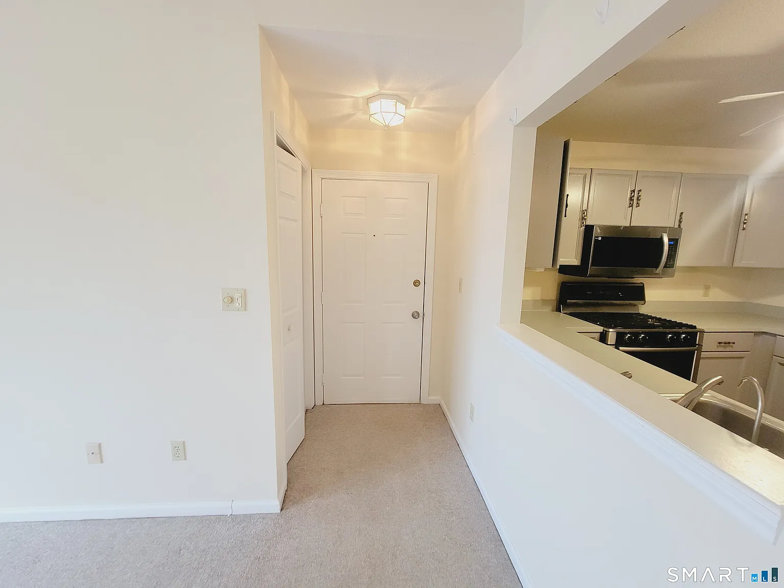 2 bed, 2.0 bath, 1095 sqft, $2,100 — Photo 4