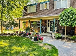 11343 Greentree Dr, Warren, MI 48093