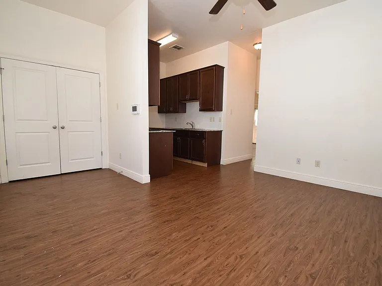 2408-2464 W Barnett Springs Ave — Photo 4