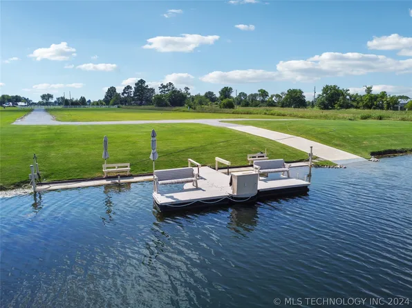 17160 S 280th Rd, Morris, OK 74445